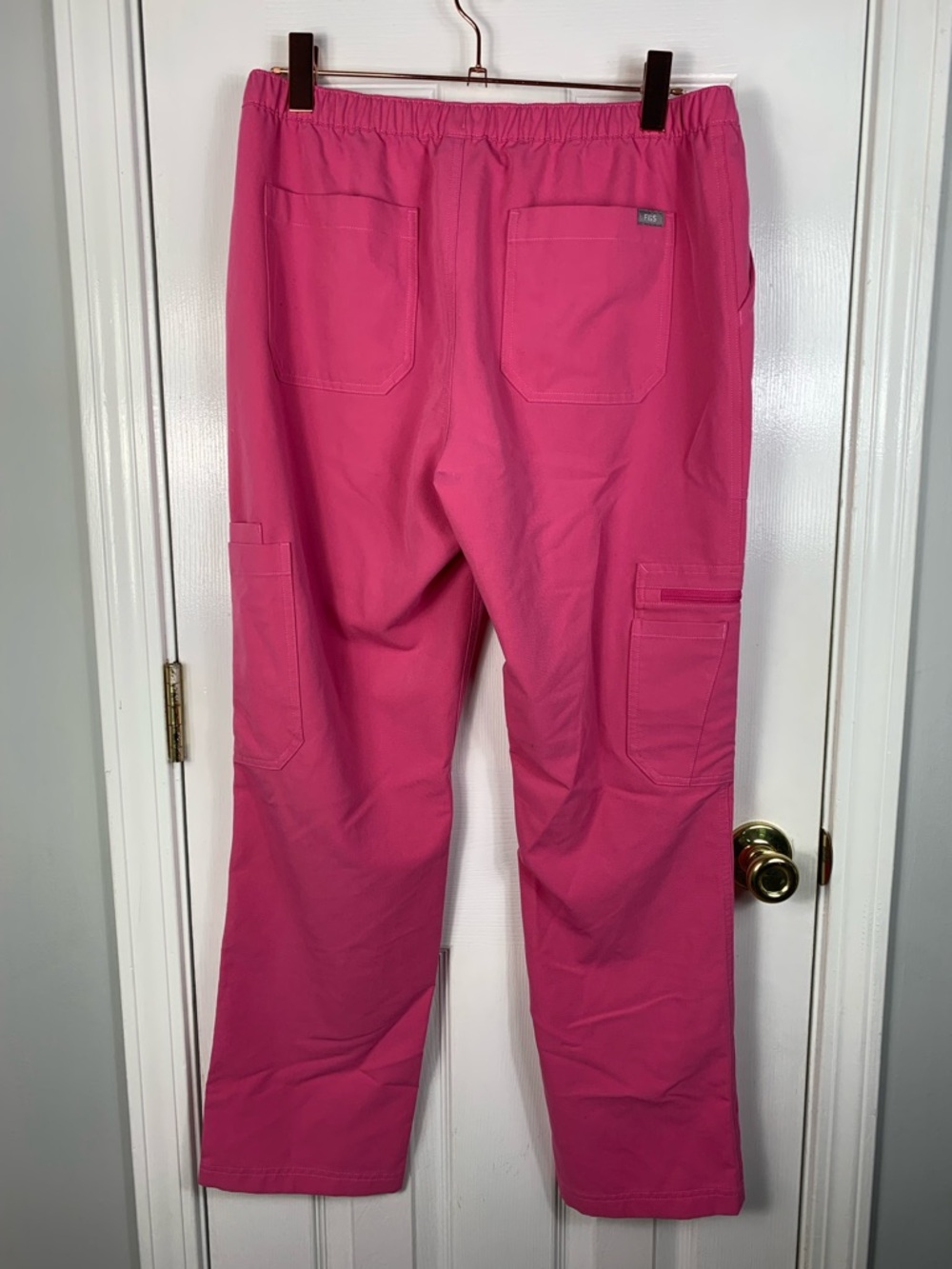 Figs Cairo Cargo Scrub Pants Men’s Size Medium - Picture 2 of 3